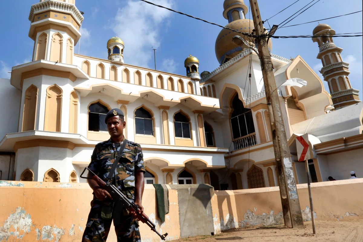 Wszystkie osoby mające związek z zamachami na Sri Lance w Niedzielę Wielkanocną zostały aresztowane lub nie żyją - poinformował w poniedziałek szef lankijskiej policji.
