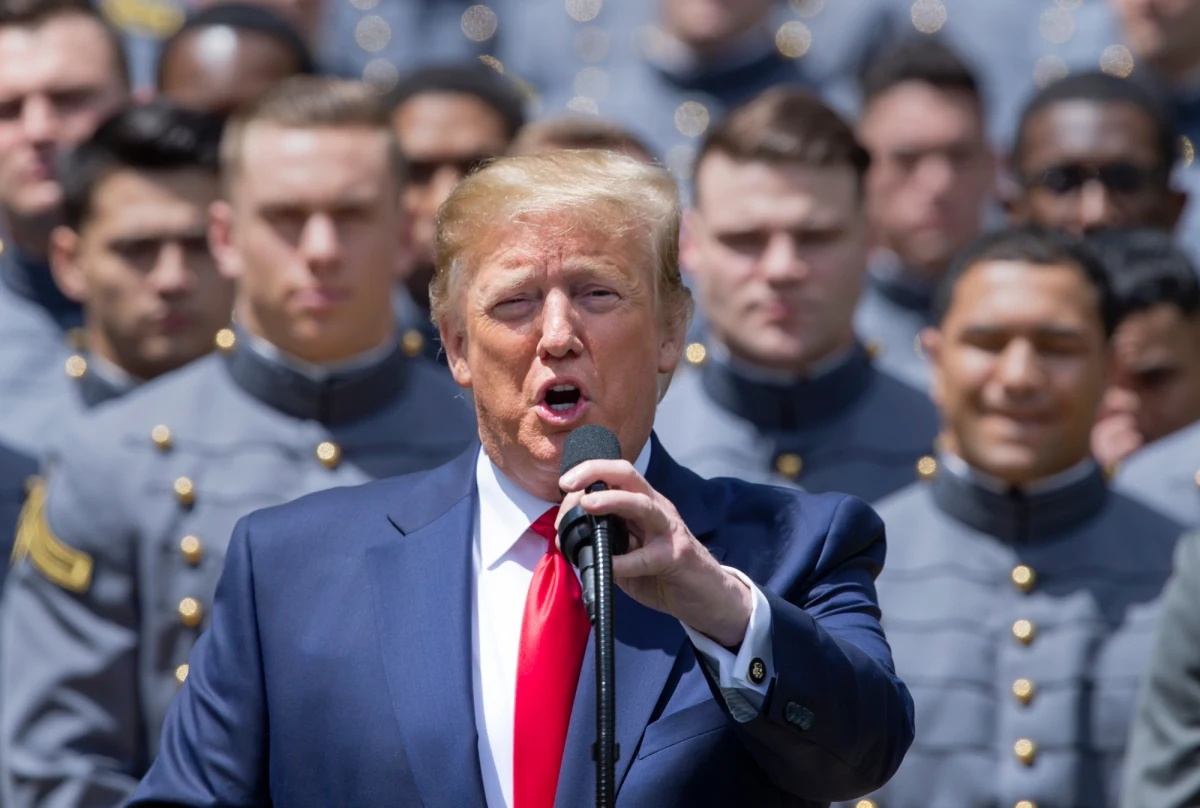 Szef resortu finansów USA Steven Mnuchin poinformował w poniedziałek Izbę Reprezentantów, że odmawia jej dostępu do zeznań podatkowych prezydenta Donalda Trumpa, gdyż jego resort nie ma takich uprawnień, a żądaniu ujawnienia dochodów brak prawomocnej celowości.