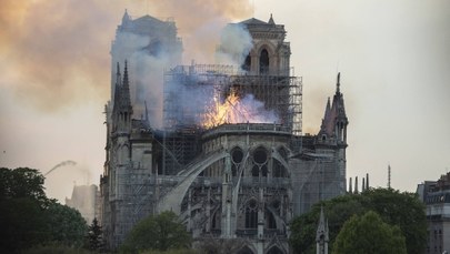 Strażacy, którzy gasili pożar Notre Dame, oskarżeni o zgwałcenie 20-latki