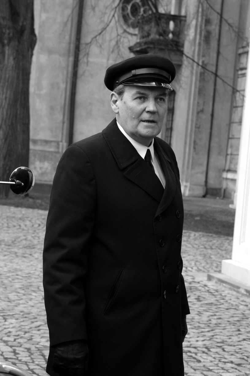 Jerzy Moes zmarł 27 kwietnia, jednak dopiero 6 maja poinformowano o jego śmierci. Aktor, znany z takich produkcji, jak "Dom", "Czterdziestolatek" czy "Polskie drogi", miał 83 lata.