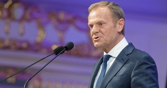 „Uniwersytety to przestrzeń publiczna, bez której żadna demokracja nie jest w stanie przetrwać; gorączka wokół słów jakie przed kilkoma dniami padły na UW przysłania istotę problemu; kluczowe jest pytanie o to, ile wolności jest na polskich uczelniach” - powiedział we wtorek szef RE Donald Tusk.