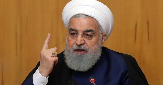 Iran zdecydował o wycofaniu się z niektórych zobowiązań zawartych w umowie nuklearnej z 2015 roku - poinformowało MSZ w Teheranie. Prezydent Iranu Hasan Rowhani zagroził wznowieniem produkcji wysoko wzbogaconego uranu.