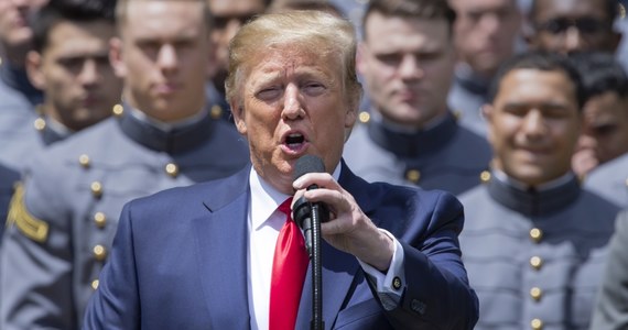 Prezydent Donald Trump, powołując się na przywilej władzy wykonawczej, odmówił w środę udostępnienia Kongresowi USA pełnej wersji raportu prokuratora specjalnego Roberta Muellera ws. Russiagate, czego domaga się komisja sprawiedliwości Izby Reprezentantów.