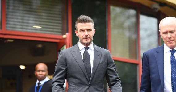 Londyński sąd nałożył na Davida Beckhama, znakomitego w przeszłości piłkarza reprezentacji Anglii, sześciomiesięczny zakaz prowadzenia pojazdów za korzystanie z telefonu komórkowego podczas jazdy.