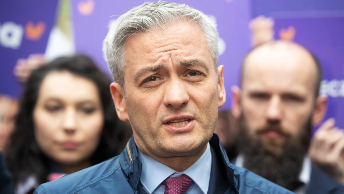 Nie ma miejsca na mobbing w Wiośnie – podkreślił w piątek w Poznaniu lider ugrupowania Robert Biedroń odnosząc się do doniesień o rzekomym mobbingu, którego miał doświadczyć działacz młodzieżówki Wiosny w Lublinie.