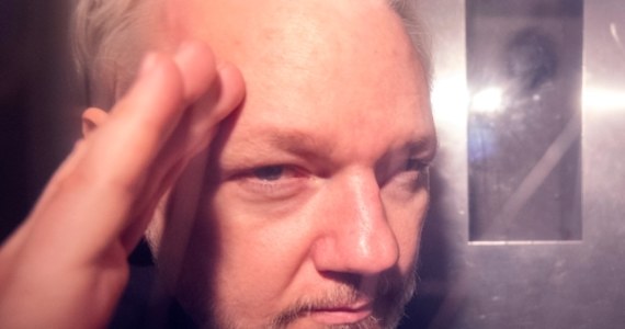 W południe szwedzka prokuratura wyda oświadczenie, od którego będą zależeć losy założyciela portalu Wikileaks Juliana Assange. Chodzi o decyzję o wznowieniu prowadzonego przeciwko niemu postępowania o gwałt. Miał się go dopuścić w 2010 roku. W kwietniu Julian Assange został aresztowany na terenie ambasady Ekwadoru w Londynie. 