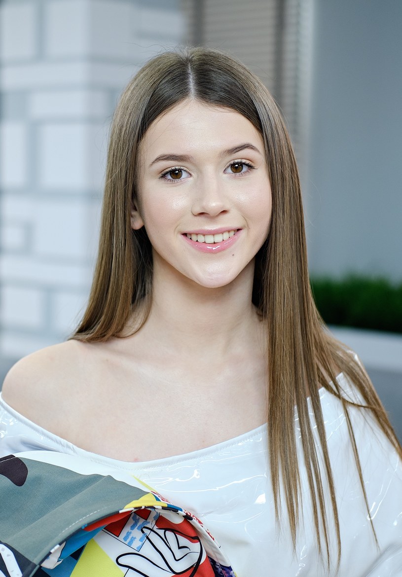 Roksana Węgiel na Instagramie opublikowała zdjęcie przed wylotem do Izraela. 14-letnia wokalistka będzie gościem 64. Konkursu Piosenki Eurowizji w Tel Awiwie. 