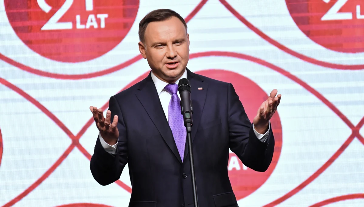 ​Jedno jest pewne. Z pedofilią musimy walczyć bezwzględnie i wszędzie - napisał na Twitterze prezydent Andrzej Duda.