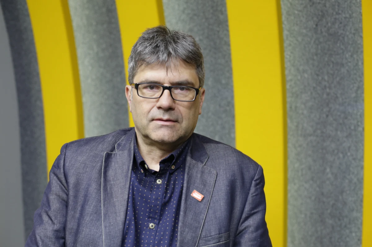 „Wiedziałem, że pedofilia ma miejsce, to jest ogólnodostępna wiedza. Trochę się dowiadywałem, jak funkcjonuje psychika pedofila, więc nie zaskakiwały mnie te reakcje księży-pedofilów, wiedziałem jaka jest ogromna trauma po takich doświadczeniach, natomiast najbardziej mnie zszokowało zachowanie instytucji: kleru, biskupów. Muszę się przyznać, że dzisiaj kontaktowałem się z kanonistami, jak to jest, bo zdumiało mnie to, że w filmie są przedstawione dwie roty (rota to tekst przysięgi, którą składa ofiara chcąca złożyć doniesienie i rozpocząć proces w Kościele związany z pedofilią – przyp. RMF FM), zaintrygowało mnie to. (…) Okazuje się, że każdy może sobie rotę wymyślić” – powiedział w Popołudniowej rozmowie w RMF FM Artur Sporniak, kierownik działu Wiara w „Tygodniku Powszechnym” pytany o to, co najbardziej zaszokowało go w filmie braci Sekielskich „Tylko nie mów nikomu” dotyczącym pedofilii w Kościele.