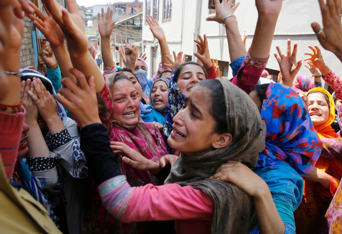 Zamknięte szkoły i sklepy, strajkująca komunikacja, zablokowane autostrady – to efekt dwudniowych zamieszek w prowincji Bandipora w Kaszmirze. Gwałtowne protesty wybuchły po gwałcie, którego ofiarą padło 3-letnie dziecko. Protestujący twierdzą, że rodzina chroni oprawcę i domagają się dla niego surowej kary.