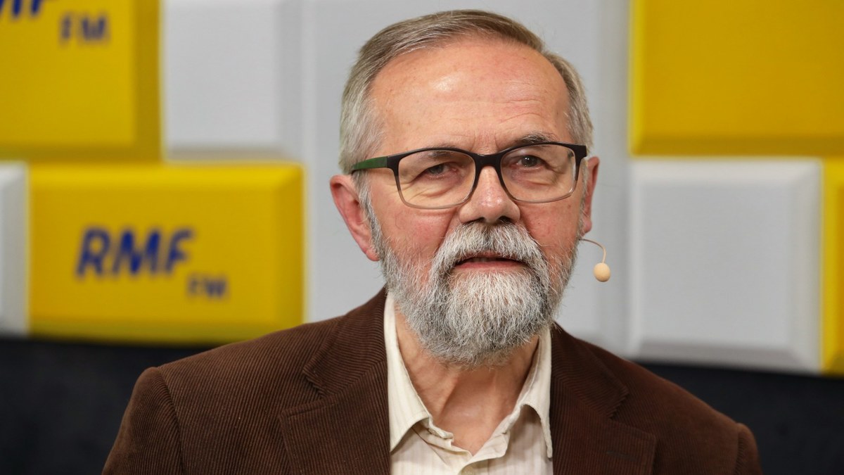 "Chciałbym, żeby był to moment namysłu przez sam Kościół, co zrobić w tej sprawie. Chyba nie zrobią tego, co być może rozwiązywałoby trochę te problemy, tzn. nie zrezygnują z celibatu. To jest taki kamień u szyi Kościoła, który - moim zdaniem - albo będzie prowadził do tego, że nie będzie tzw. powołań, albo będą skandale" - tak prof. Ryszard Bugaj odpowiedział w Popołudniowej rozmowie w RMF FM na pytanie o to, czego spodziewa się po społecznym poruszeniu i debacie nt. pedofilii w Kościele, jakie wywołał film dokumentalny braci Sekielskich "Tylko nie mów nikomu".