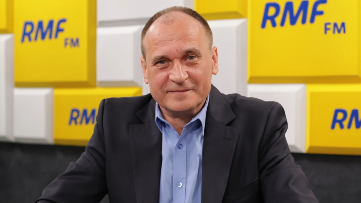 "Wstrząśnięty to jest za duże słowo. O procederze pedofilii - czy to w środowiskach kościelnych, czy w celebryckich - wiem od dawna. Trudno obok tego filmu przejść obojętnie' - stwierdził w Porannej rozmowie w RMF FM lider Kukiz'15 Paweł Kukiz pytany o film braci Sekielskich "Tylko nie mów nikomu". "Mówimy o zaostrzeniu kar, o większej penalizacji tego bandziorstwa. Przede wszystkim powinniśmy zwrócić uwagę na brak skuteczności przy ściganiu tego typu przestępstw" - dodał. "Poprę nadzwyczajną komisję złożoną i z duchownych, i z osób świeckich" - zadeklarował Kukiz. 
