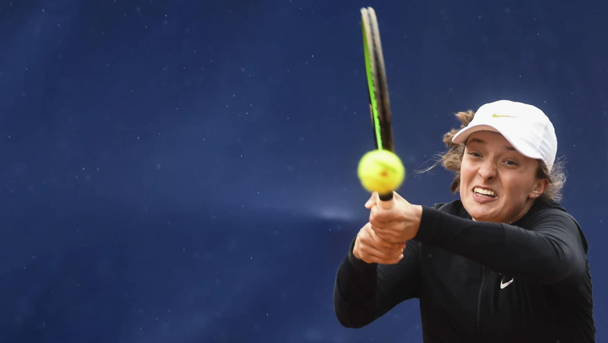 Iga Świątek wyróżniona w plebiscycie organizacji WTA na zagranie miesiąca! Internauci docenili kwietniową akcję Polki z półfinału turnieju w Lugano. To pierwsze takie wyróżnienie w karierze niespełna 18-letniej tenisistki.