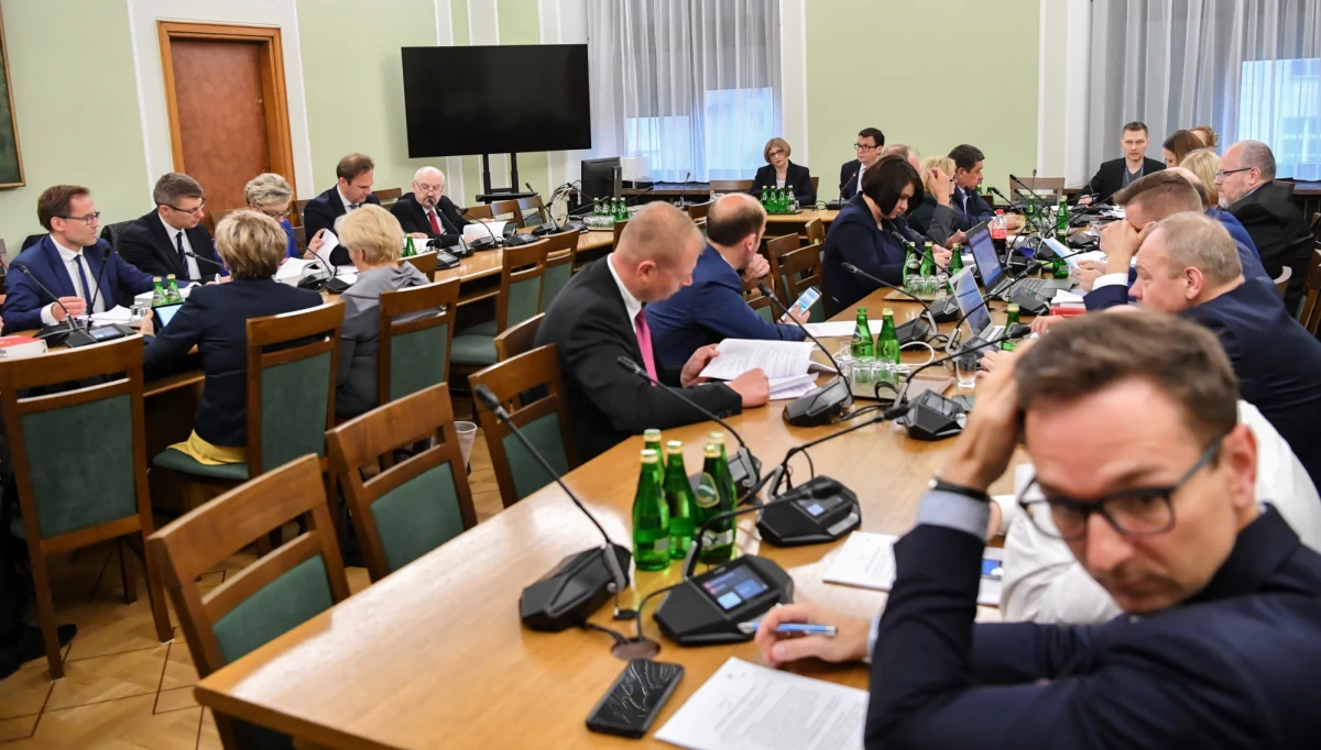 W środę wieczorem sejmowa komisja ustawodawcza przyjęła z poprawkami rządowy projekt nowelizacji Kodeksu karnego i skierowała go do drugiego czytania. Projekt przewiduje zaostrzenie kar, w tym m.in. za przestępstwa związane z pedofilią. 