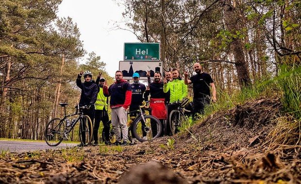 "Highway to Hel", czyli 800-kilometrowa wyprawa rowerem non stop z Zakopanego do Helu, zakończona. Celem podróży nie była jednak realizacja własnych ambicji, a niesienie pomocy. "Highway to Hel" to wyprawa na rzecz Adasia Cieplińskiego, chorego na bardzo rzadką chorobę genetyczną - tzw. zespół Leigha.