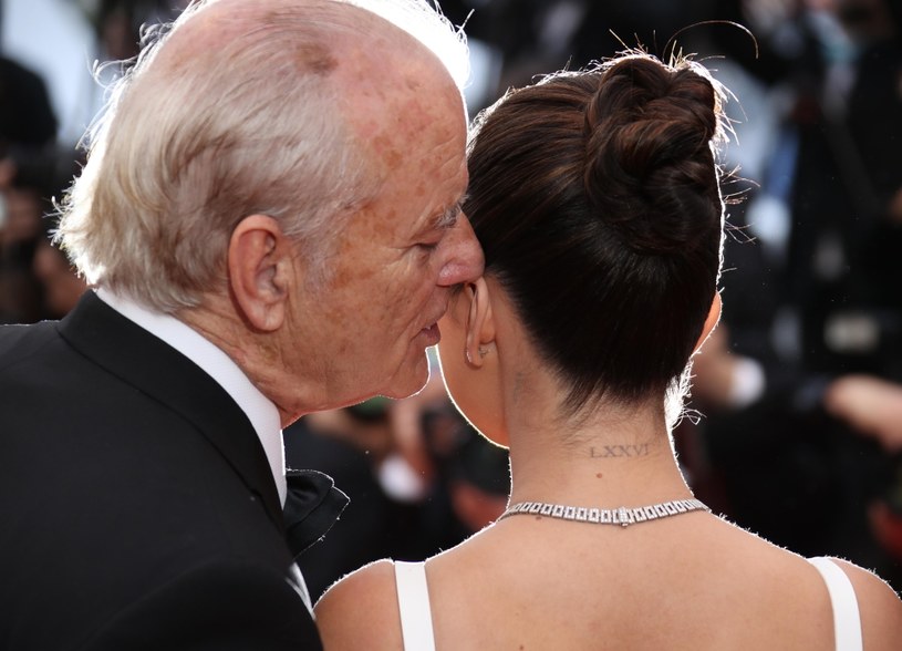 Festiwal w Cannes co roku przyciąga tłumy gwiazd, reporterów i fanów kina. Tym razem na czerwonym dywanie brylowali Selena Gomez i Bill Murray. Oboje wystąpili w filmie otwarcia festiwalu, "The Dead Don't Die" Jima Jarmuscha. Ich zachowanie wywołało szereg skrajnych komentarzy ze strony internautów.