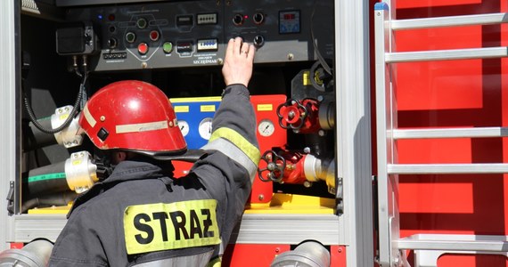Pożar i potężna ewakuacja w Szkole Podstawowej nr 1 w Jaworznie w Śląskiem. Sygnał w tej sprawie dostaliśmy na Gorącą Linię RMF FM.
