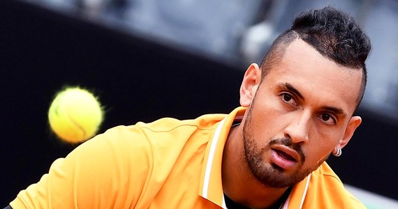 Znany z wybuchowego temperamentu tenisista Nick Kyrgios został zdyskwalifikowany podczas meczu 2. rundy turnieju ATP w Rzymie (pula nagród 5,2 mln euro). 24-letni Australijczyk w geście frustracji wrzucił plastikowe krzesło na kort.