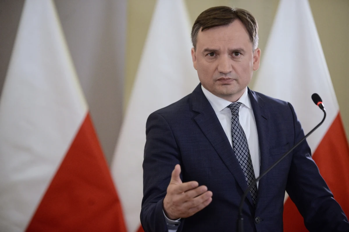 Przy procedowaniu nowelizacji Kodeksu karnego nie doszło do złamania regulaminu Sejmu - zapewnił w piątek szef MS Zbigniew Ziobro. Dodał, że projekt był procedowany od 1,5 roku. Praca nad nim ma długą historię - był on konsultowany z różnymi środowiskami - mówił minister sprawiedliwości.