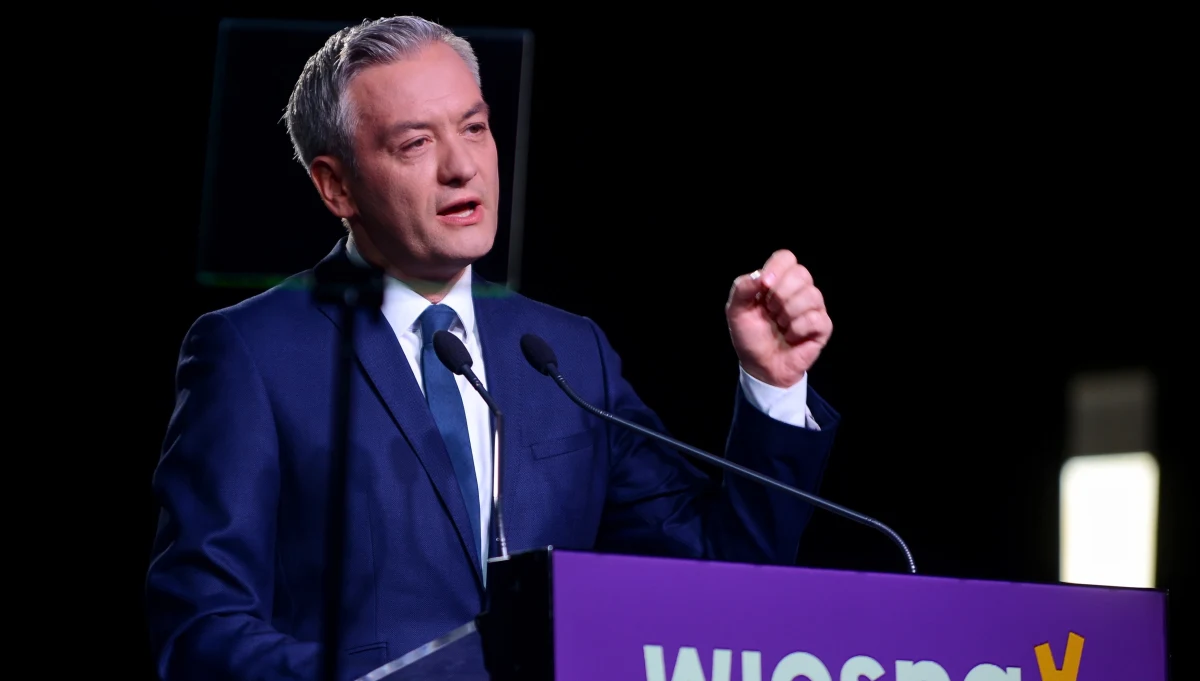 Żądamy powołania sejmowej komisji ds. zadośćuczynienia ofiarom Kościoła katolickiego - mówił w Warszawie Robert Biedroń podczas konwencji wyborczej w Warszawie poświęconej pedofilii. Dodał, że komisja ta powinna mieć dostęp do wszystkich dokumentów tej instytucji.