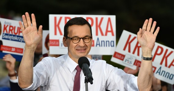 "W 2002 r. Mateusz Morawiecki kupił grunty od Kościoła. Za działki warte 4 mln zł zapłacił pięć razy mniej. Dziś wyceniane są sto razy więcej, na ok. 70 mln. Nie ma po nich śladu w oświadczeniu majątkowym szefa rządu PiS. Gdy pytamy o to premiera, przyłapujemy Morawieckich na kłamstwie" - donosi poniedziałkowa "Gazeta Wyborcza". Na publikację odpowiedziało już Centrum Informacyjne Rządu: w oświadczeniu stwierdza m.in., że "artykuł jest pełen manipulacji i nierzetelności", i informuje, że Mateusz Morawiecki i jego żona "podjęli decyzję o skierowaniu sprawy na drogę sądową".