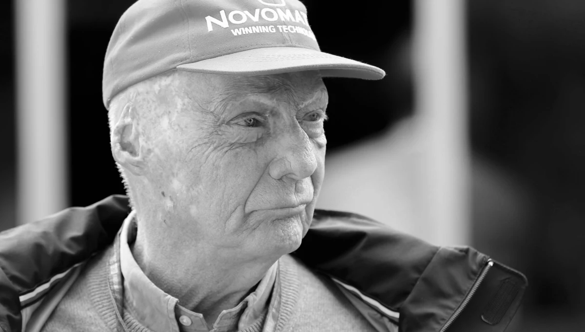 W wieku 70 lat zmarł trzykrotny mistrz świata Formuły 1 Niki Lauda - poinformowały agencje, powołując się na źródła rodzinne. Niki Lauda ostatnio przebywał w prywatnej klinice w Szwajcarii, gdzie trafił z powodu problemów z nerkami.