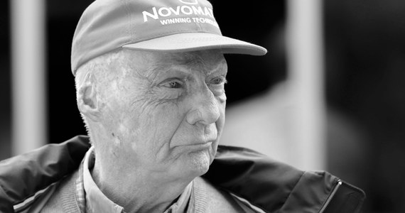 W wieku 70 lat zmarł trzykrotny mistrz świata Formuły 1 Niki Lauda - poinformowały agencje, powołując się na źródła rodzinne. Niki Lauda ostatnio przebywał w prywatnej klinice w Szwajcarii, gdzie trafił z powodu problemów z nerkami.