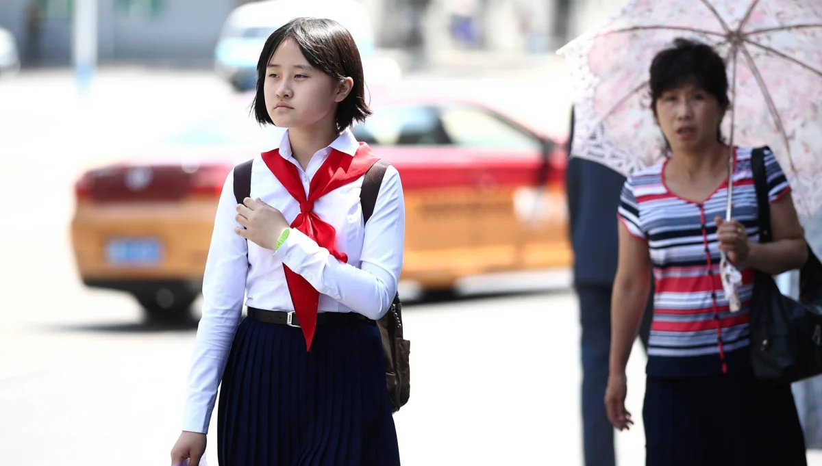 Organizacja non profit z Korei Północnej "Korea Future Initiative" alarmuje, że dziesiątki tysięcy kobiet i dziewcząt z tego kraju, uciekając przed ubóstwem w swojej ojczyźnie, pada ofiarą seksualnej przestępczości w Chinach. Zdaniem autorów raportu na ten temat chińskie podziemie zarabia na tym ponad 100 mln dolarów rocznie. 