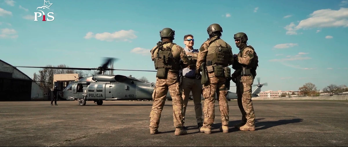 „Dla mnie jest to sytuacja niekomfortowa, że policja, którą bardzo szanuję i cenię… że jest dym o to. Wydaje mi się, że nie są to najważniejsze kwestie w kampanii wyborczej” – w ten sposób poseł Marek Opioła skomentował medialne poruszenie wywołane wykorzystaniem przez niego policyjnego Black Hawka w spocie wyborczym. 
