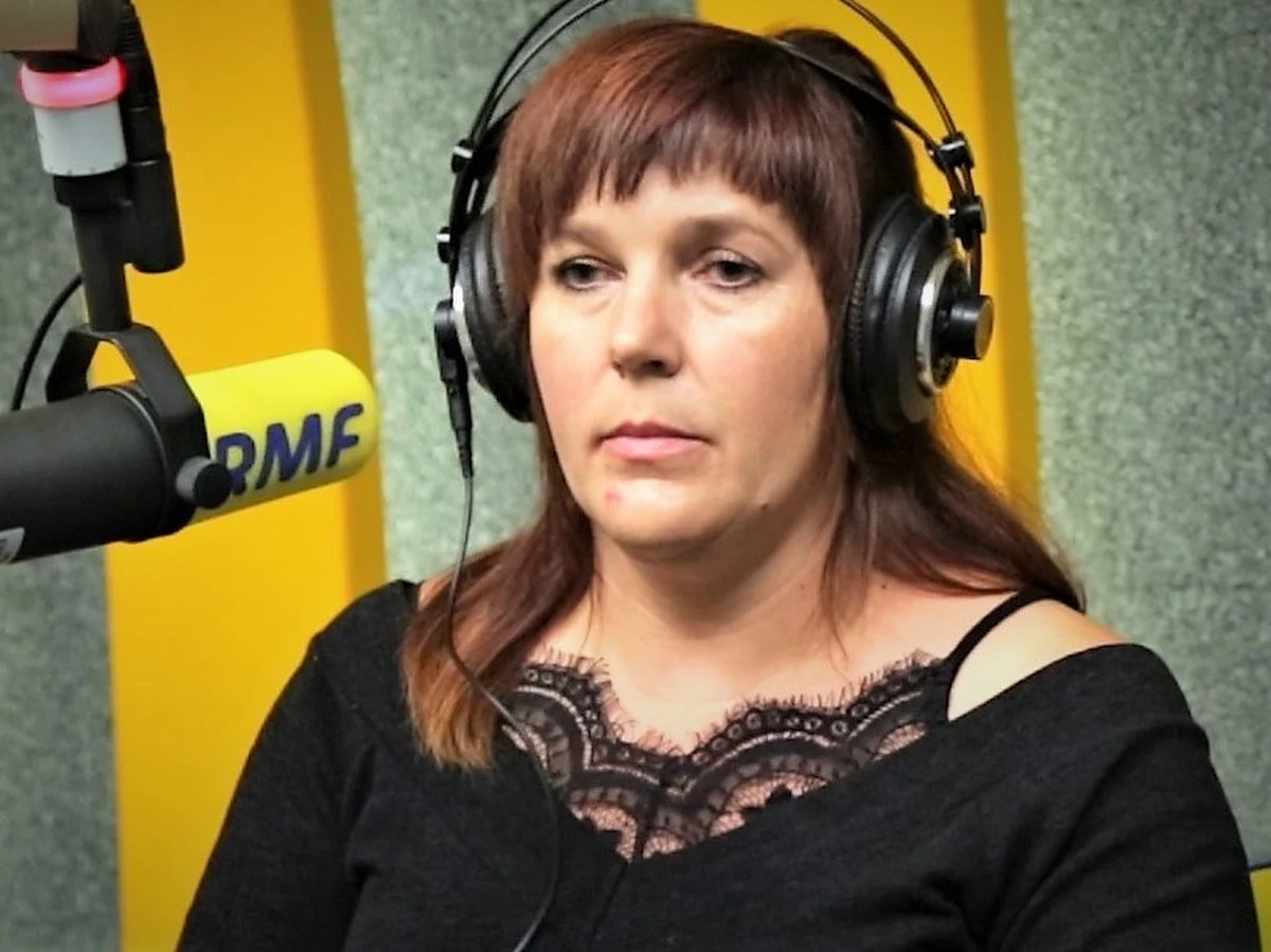 „To jest propozycja nieprecyzyjna, bo jest składana parę dni przed wyborami. (…) Teraz premier Mateusz Morawiecki powinien to 500 plus włożyć do renty socjalnej, ona wtedy by wyniosła 1435 złotych i corocznie ją waloryzować” – mówiła o propozycji 500 plus dla osób niepełnosprawnych w Popołudniowej rozmowie w RMF FM Alicja Jochymek, mama niepełnosprawnej Kingi, jedna z liderek ubiegłorocznego protestu w Sejmie. „To nic nie zmienia, wychodzimy na ulicę. (…) „Będzie tam odczytany list do pana prezydenta i premiera. Usłyszą od nas parę gorzkich słów” – zadeklarowała.