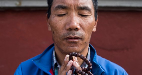 Nepalczyk Kami Rita Sherpa po raz 24., a drugi w ciągu kilku dni, stanął na Mount Evereście. 49-latek pobił tym samym własny rekord liczby wejść na najwyższy szczyt Ziemi (8848 m).