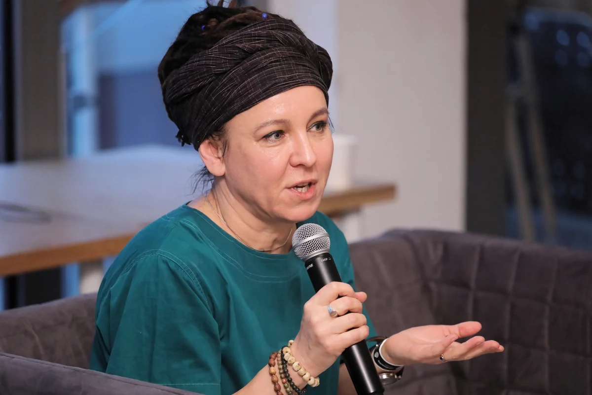 Omańska pisarka Jokha Al Harthi została laureatką Międzynarodowej Nagrody Man Booker za powieść "Celestial Bodies" - ogłoszono w Londynie. Na krótkiej liście nominowanych była też zeszłoroczna laureatka nagrody, Olga Tokarczuk z powieścią "Prowadź swój pług przez kości umarłych".