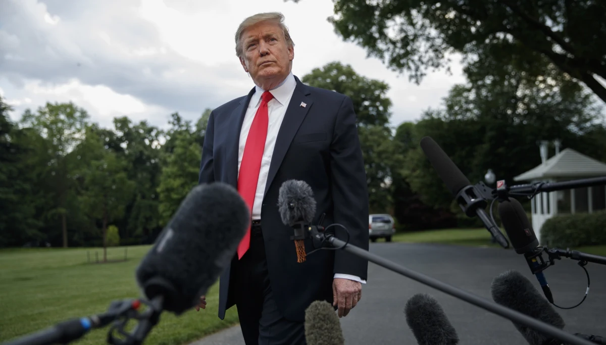 ​Demokraci w Izbie Reprezentantów Kongresu USA ponowili żądanie wszczęcia procedury postawienia prezydenta Donalda Trumpa w stan oskarżenia po tym, jak były prawnik Białego Domu nie stawił się w Kongresie na przesłuchanie, mimo wezwania pod groźbą kary (subpoena).