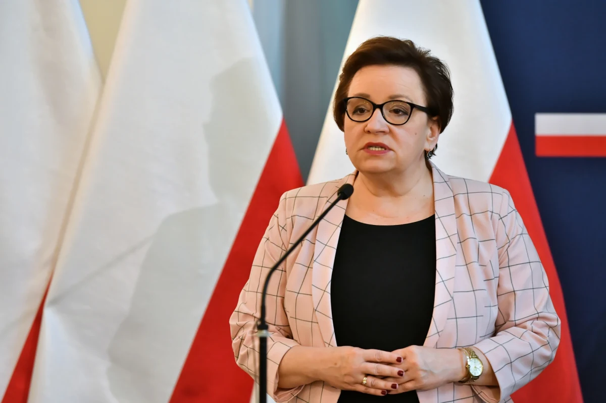 NIK nie zostawia suchej nitki na reformie edukacji wprowadzonej przez Annę Zalewską i rząd Prawa i Sprawiedliwości. "Zmiany, które miały wprowadzić polskie szkoły w XXI wiek, były nierzetelnie przygotowane i wprowadzone" - alarmuje Najwyższa Izba Kontroli.