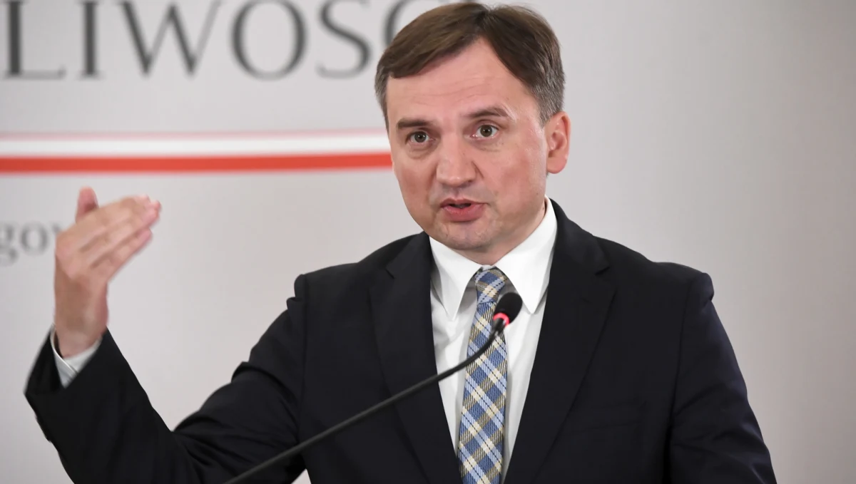 Ministerstwo Sprawiedliwości nie podziela krytycznych uwag w dyskusji po uchwaleniu art. 212 Kodeksu karnego, ale wycofuje się ze zmiany - oświadczył w środę na konferencji prasowej minister sprawiedliwości Zbigniew Ziobro.