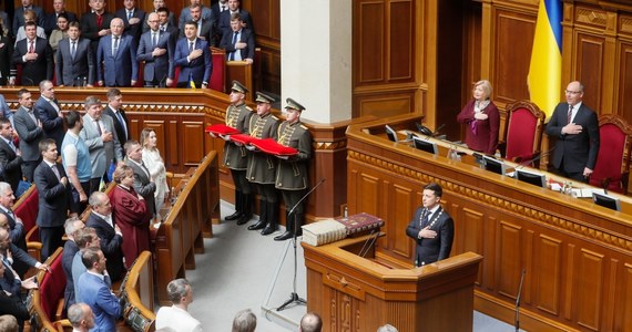 Propozycja ekipy nowego prezydenta Ukrainy Wołodymyra Zełenskiego w sprawie referendum na temat porozumienia pokojowego z Rosją to kapitulacja – oświadczył jego poprzednik, były prezydent Petro Poroszenko.