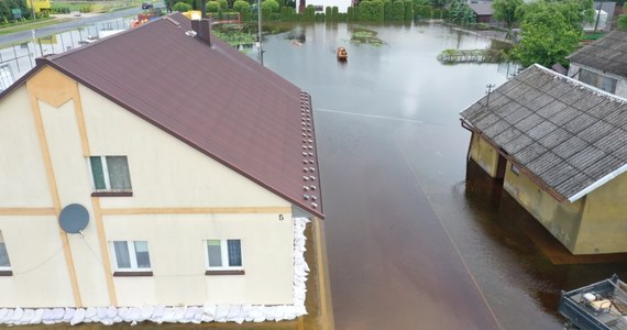 Było już ponad 700 interwencji, zgłoszenie mamy w każdym powiecie. W nocy zwiększyła się liczba interwencji w powiecie wielickim - przekazał komendant małopolskiej PSP st. bryg. Marek Bębenek na posiedzeniu sztabu kryzysowego w Krakowie z udziałem m.in. premiera Mateusza Morawieckiego. 