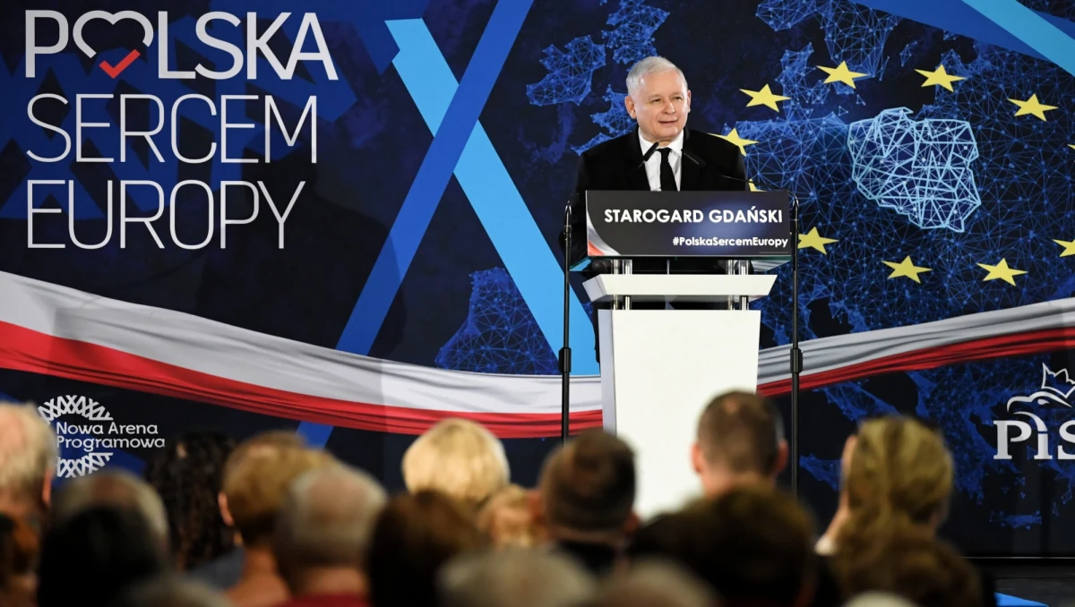 SMS-y agitujące za partią rządzącą w najbliższych wyborach europejskich rozesłano z numeru służbowego Tomasza Pituchy - doradcy wojewody lubelskiego, radnego miejskiego w Lublinie i działacza PiS. Na liście odbiorców znalazł się również nasz reporter.