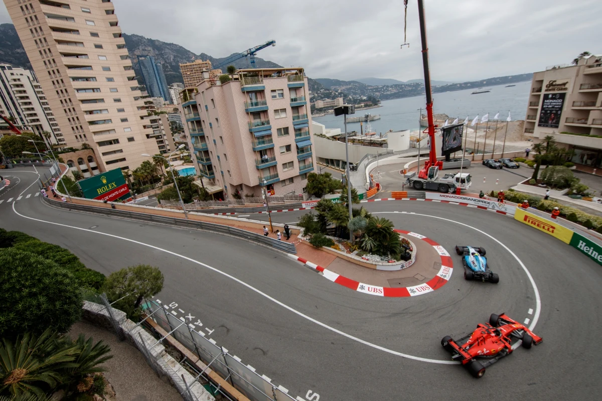 Robert Kubica (Williams) zajął ostatnie, 20. miejsce na drugim treningu przed niedzielnym wyścigiem Formuły 1 o Grand Prix Monako. Na torze w Monte Carlo - jak przed południem - najszybszy był broniący tytułu mistrza świata Brytyjczyk Lewis Hamilton (Mercedes).