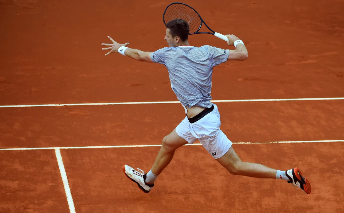 Lider światowego rankingu tenisistów Serb Novak Djokovic będzie rywalem Huberta Hurkacza w pierwszej rundzie wielkoszlemowego turnieju French Open. 