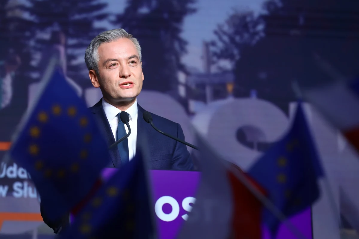 Oczekujemy wyniku na poziomie kilkunastu procent; dużym sukcesem byłoby zdobycie dziesięciu mandatów w PE - powiedział lider Wiosny Robert Biedroń przed niedzielnymi eurowyborami. Jak ocenił, jego ugrupowaniu udało się w czasie kampanii przełamać "mityczny duopol PO-PiS".