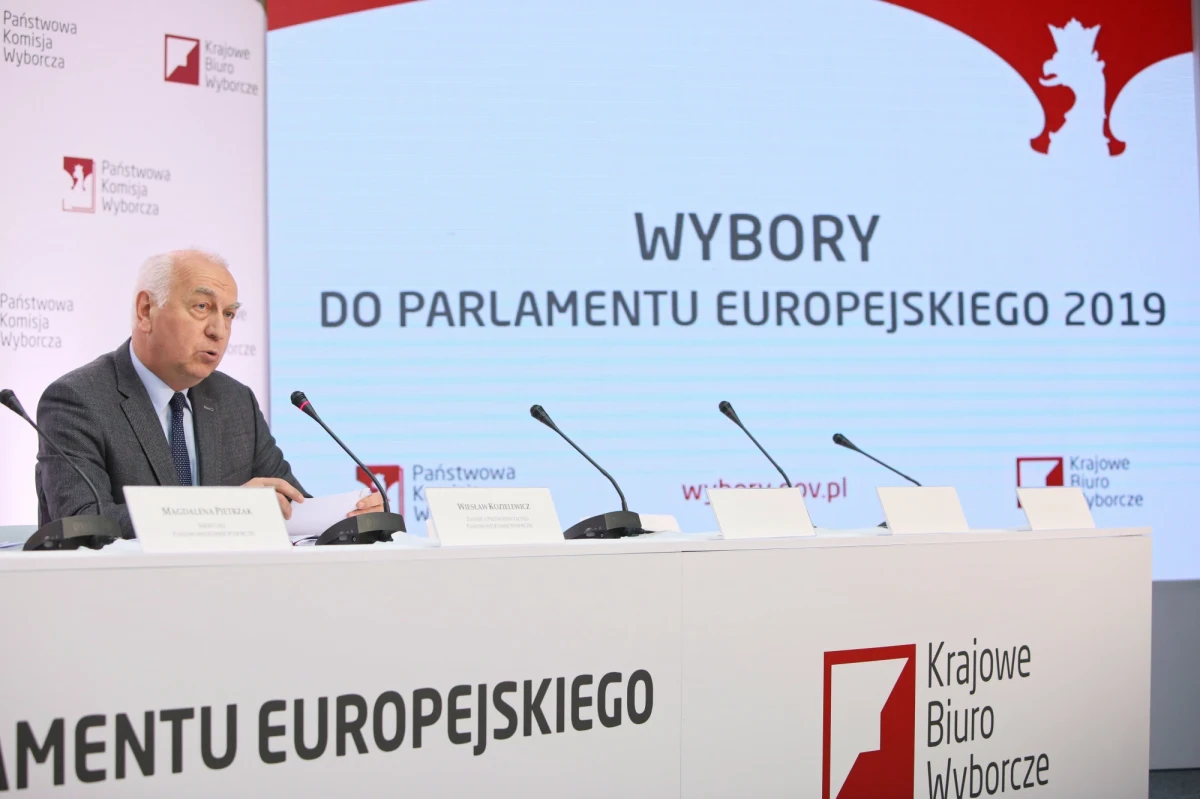 Liczba wydanych zaświadczeń o prawie do głosowania świadczy o tym, że zainteresowanie wyborami do Parlamentu Europejskiego jest większe niż 5 czy 10 lat temu - poinformował w p.o. szefa Państwowej Komisji Wyborczej Wiesław Kozielewicz.
