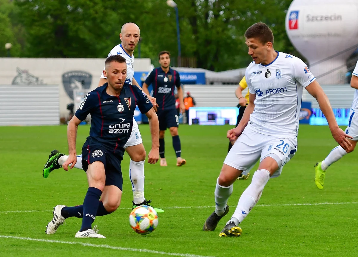 Rafał Janicki to trzeci piłkarz sprowadzony do Wisły Kraków po zakończeniu sezonu. 26-letni obrońca podpisał z klubem dwuletni kontrakt z opcją przedłużenia o rok.