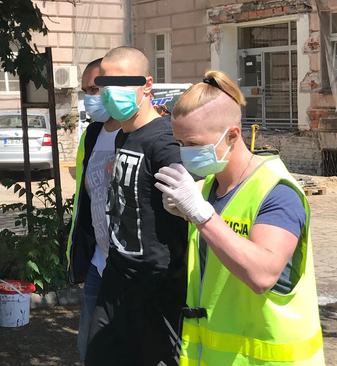 Najbliższe trzy miesiące spędzi w areszcie Krystian B., który trzykrotnie ranił pielęgniarkę szpitala klinicznego przy ul. Chałbińskiego we Wrocławiu. 