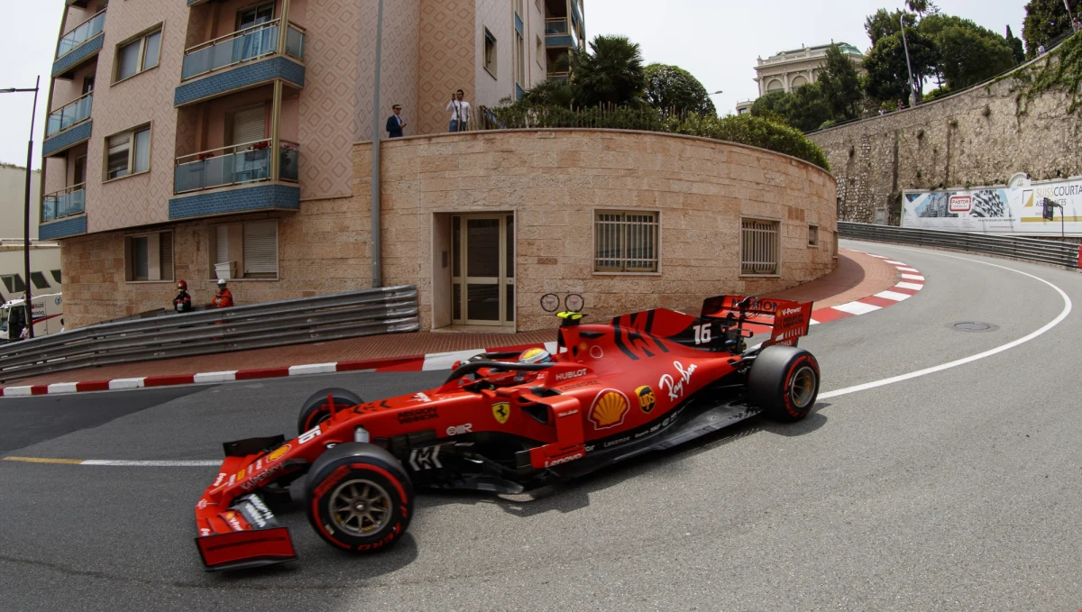 Jadący bolidem Ferrari reprezentant gospodarzy Charles Leclerc był najszybszy na ostatnim, trzecim treningu przed niedzielnym wyścigiem Formuły 1 o Grand Prix Monako. 19. miejsce w stawce 20 kierowców zajął na torze w Monte Carlo Robert Kubica (Williams).