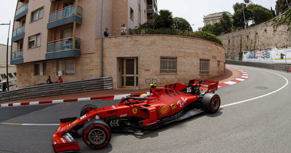 Jadący bolidem Ferrari reprezentant gospodarzy Charles Leclerc był najszybszy na ostatnim, trzecim treningu przed niedzielnym wyścigiem Formuły 1 o Grand Prix Monako. 19. miejsce w stawce 20 kierowców zajął na torze w Monte Carlo Robert Kubica (Williams).