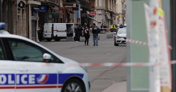 Na razie nikt nie wziął na siebie odpowiedzialności za przeprowadzenie piątkowego ataku bombowego w Lyonie, w którym 13 osób zostało rannych – poinformował w sobotę prokurator ds. walki z terroryzmem Remy Heitz.