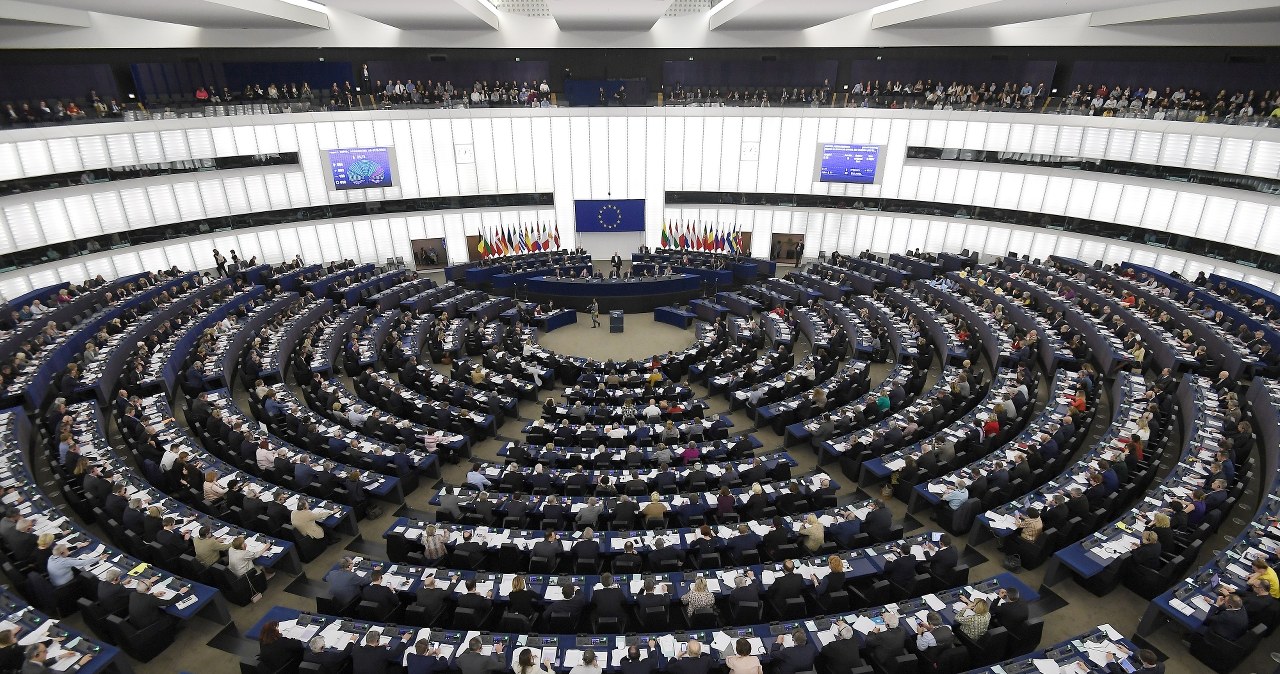Politico wybrało 17 wpływowych europosłów. Wśród nazwisk jest jeden Polak