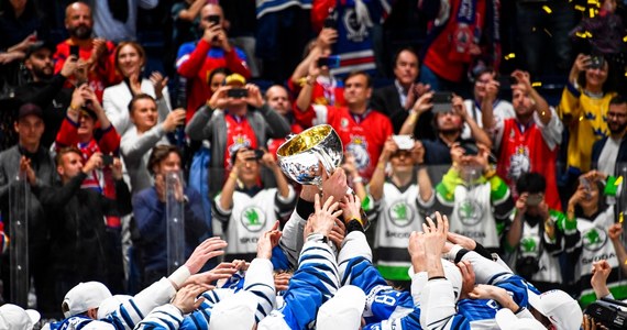 Finowie pokonali w Bratysławie Kanadyjczyków 3:1 (0:1, 1:0, 2:0) w finale mistrzostw świata w hokeju na lodzie. Suomi wywalczyli tytuł po raz trzeci w historii. W meczu o brązowy medal ekipa Rosja wygrała po karnych z Czechami 3:2.