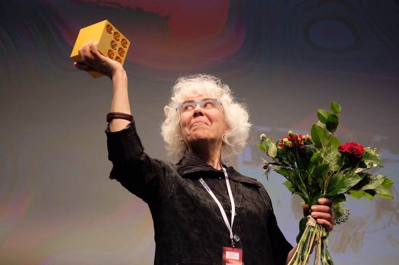 Caroline Leaf odebrała w Krakowie nagrodę Smoka Smoków, przyznawaną za szczególny wkład w rozwój światowej kinematografii. Uroczystość odbyła się 27 maja podczas 59. Krakowskiego Festiwalu Filmowego.